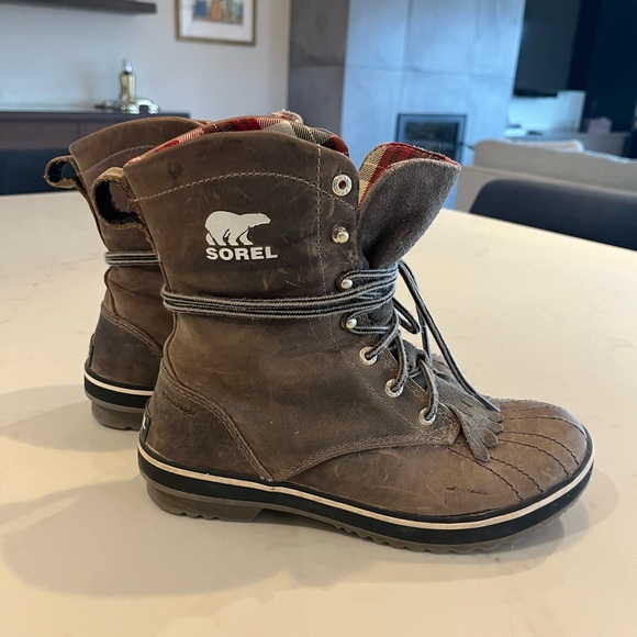 Sorel waterproof mid insulated boots size 7 - Picture 3 of 8